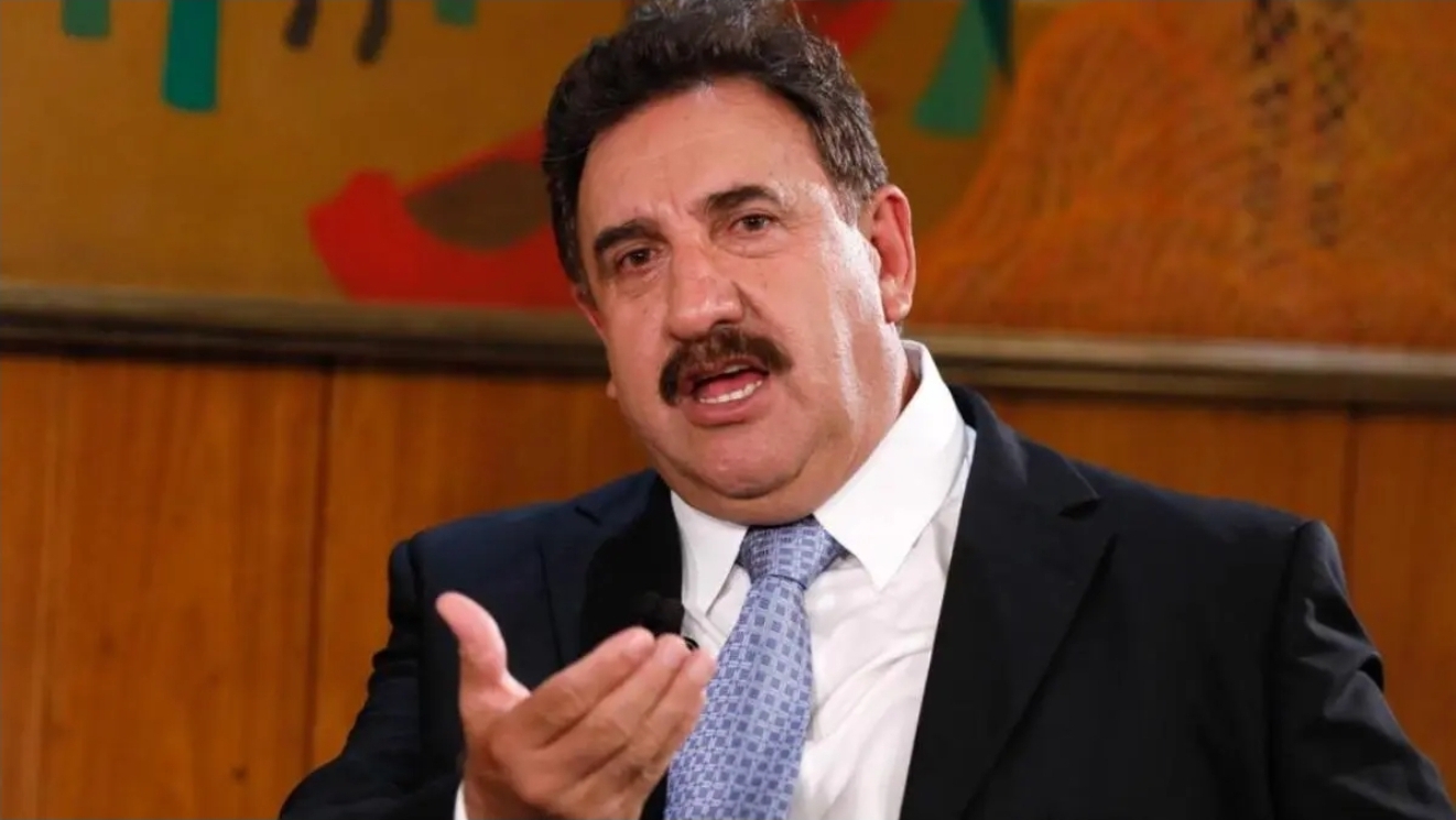 Após fala considerada homofóbica, Ratinho recorre à esposa nas redes e tenta conter polêmica Ratinho surgiu com esposa após explosão de críticas nas redes sociais